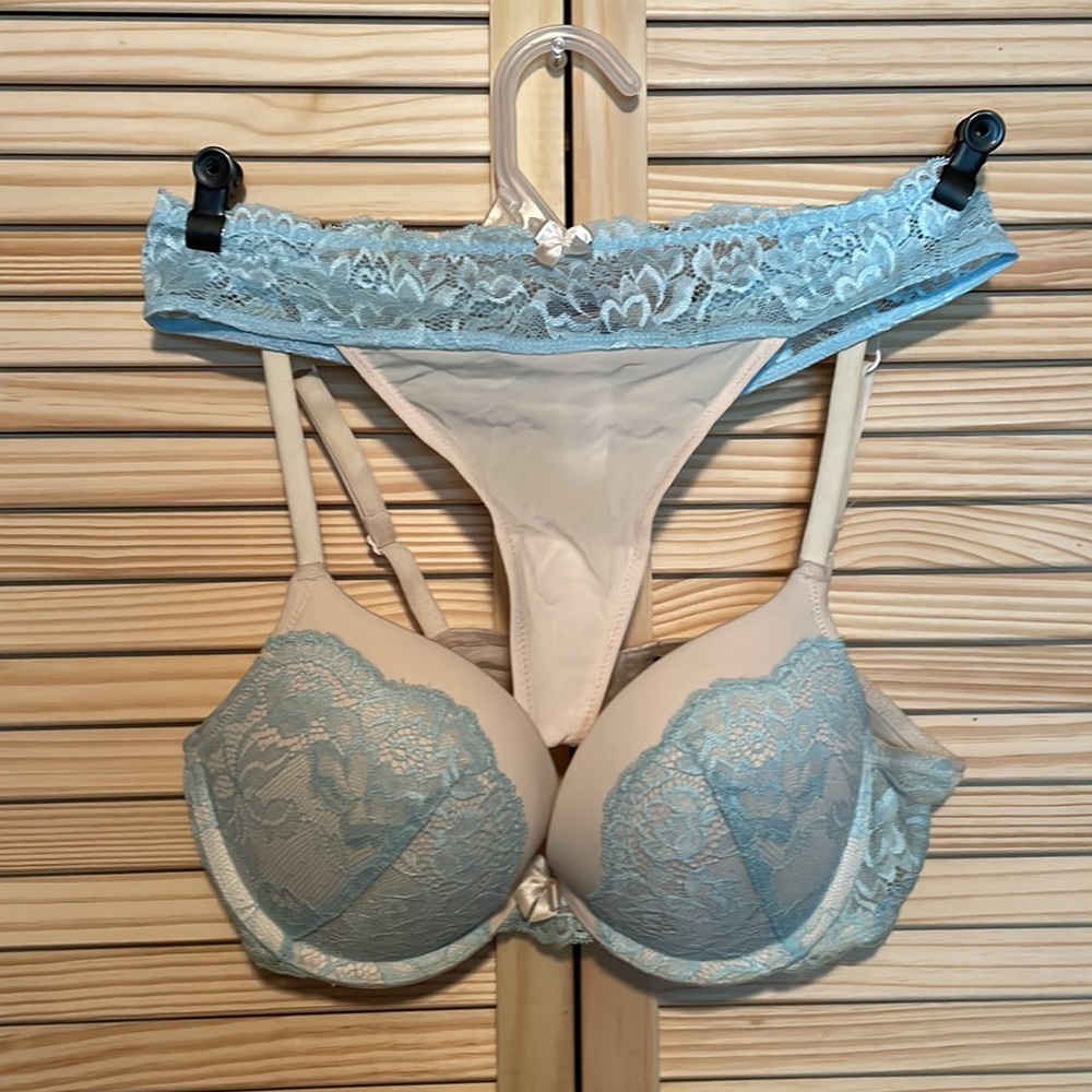 Adore Me - Push-up Plunge Bra and Panties